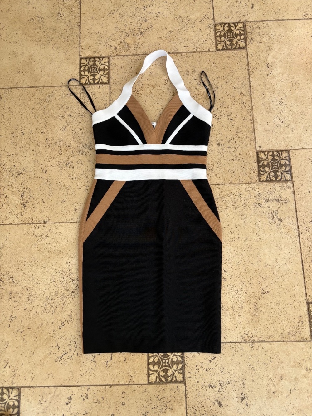 Bebe NWT Blk/tan/white color block bandage halter midi dress size-S